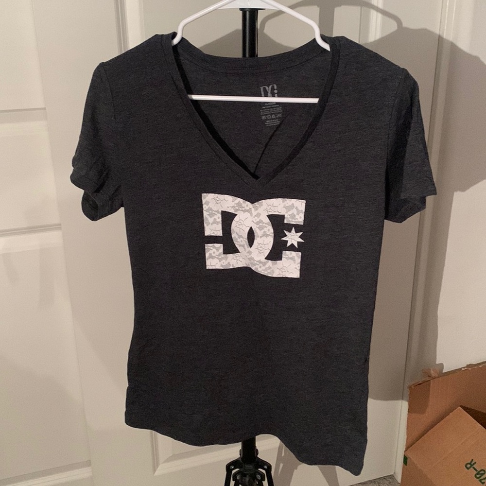 Women's DC V-neck T-shirt w/ Logo